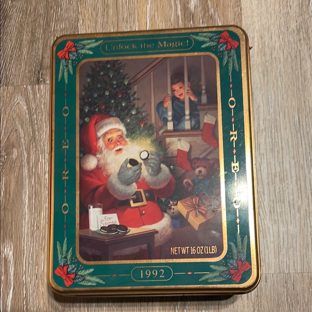 Vintage Oreo Christmas Tin - 1992